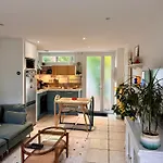 Duplex Trespoey - - Place De Parking Apartment *
